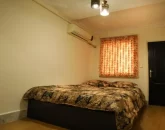 اتاق خواب با تخت دونفره و سیستم سرمایشی 45015241584758276